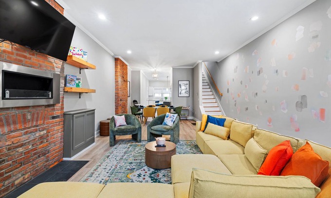 Bloomfield Casa | 3BD w/ Rooftop & BBQ - 7 Mins to Downtown Pittsburgh
