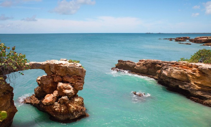 Cabo Rojo Condominio | 3 habitaciones, WIFI, Balcón, Parking, Piscina, AC, 2 minutos de la playa
