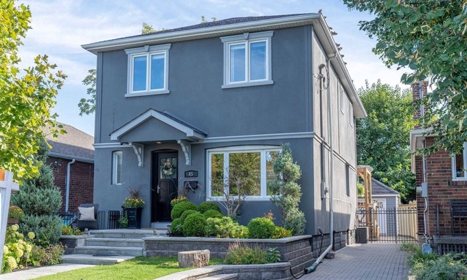 Old East York Casa | 3Bdr Detached House close to The Danforth