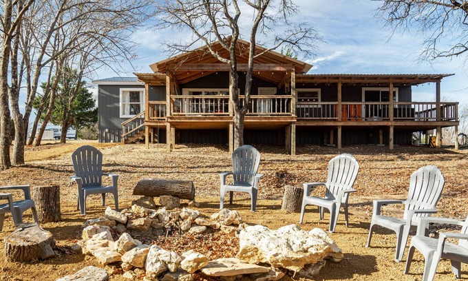 Kingston Casa | 3Bdrm Cozy Texoma Home w/Boatslip Internet NoPets