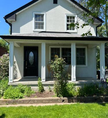Mineola Casa | 3BDRM Home minutes to Port Credit & Waterfront trails in Mississauga