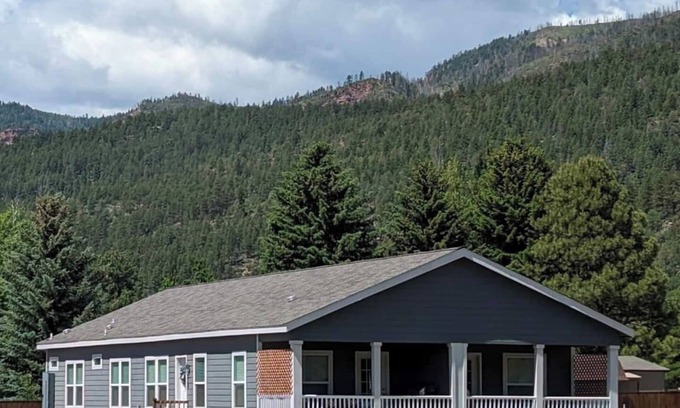 Hermosa Casa | 3Bed/2Bath with Creek and Open Spaces