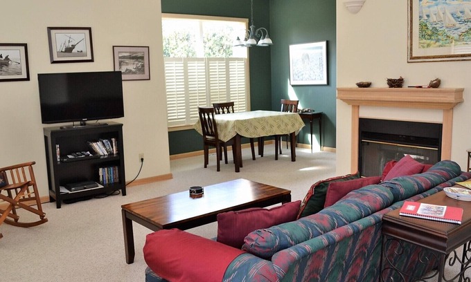 Gearhart Casa | 3Bed / 3Bath Beautiful Home Lovely Yard con terraza y mesa de picnic