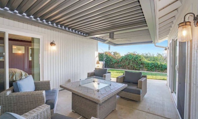 Mira Mesa Casa | 3bed 3bath Work Retreat Chef's Dream Family home