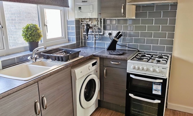 Wolverhampton Casa | 3bed Full House - Free Parking - Family Friendly!