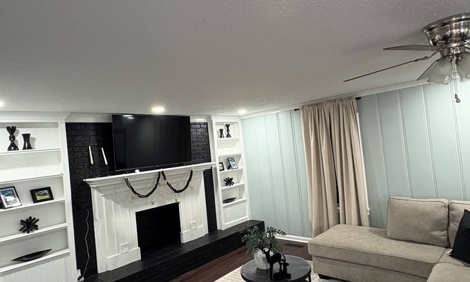 Albertville Casa | 3bed house in Albertville just 3 minutes away from Sand Mountain Amphitheater!