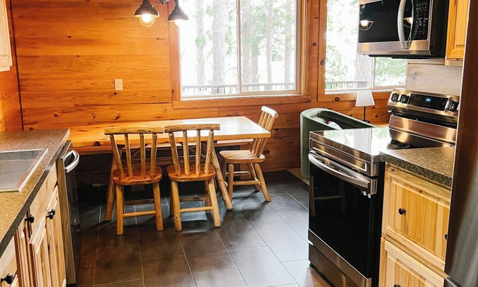 Cook Cabina | 3BR 2BA cabin with beach, sauna, game room, tennis, pickle ball, hiking