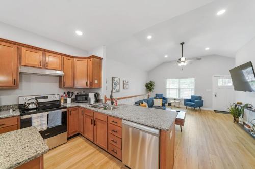 Clarksville Apartamento | 3BR 2BA Home with King Queen & Twin Beds