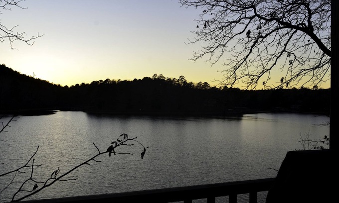 Piney Casa | 3br / 2ba en el lago Hamilton convienent a Oaklawn. (Puede alquilar br adicionales y ba)