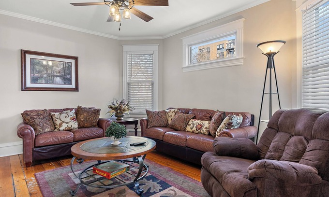 West Seventh Casa | 3br 2ba hse AC WiFi 3 blks to Xcel Event Center, dining,&bars 6.8 mls to airprt