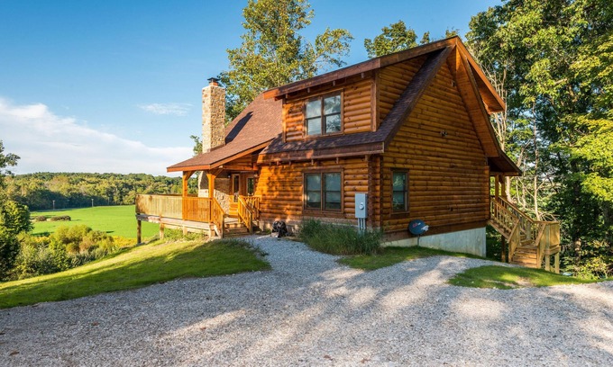 Helmsburg Cabina | The Orchard Log Cabin