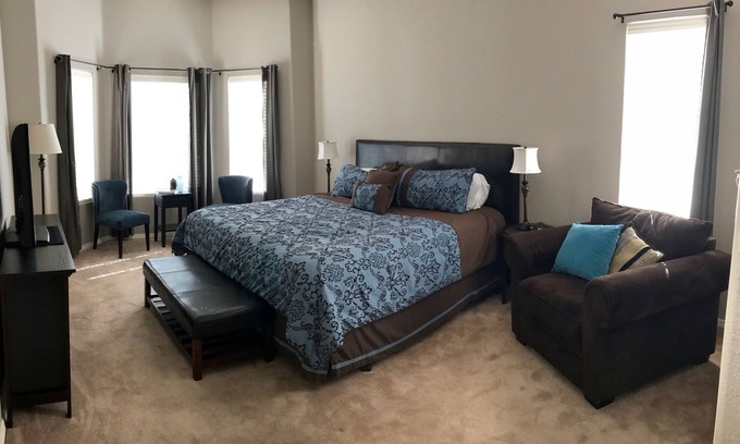Heritage Hills Casa | 3BR / 2BA Amplio, NE Heights, excelentes vistas a la montaña, a minutos del centro