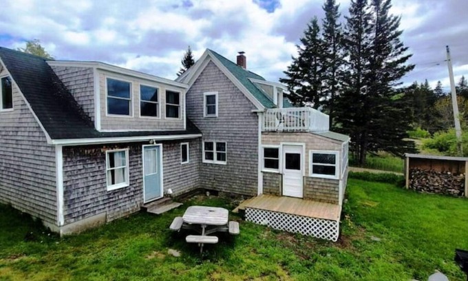 Brooklin Casa | 3BR 2Bath Home in Brooklin The Rockbound House 1HR to Acadia National Park
