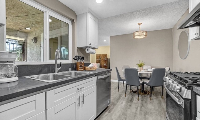 El Monte Casa | 3BR/3BA Townhouse in El Monte