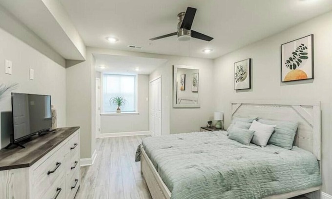 Philadelphia Casa | 3BR/3Bath Bi-Level Apt near CHOP
