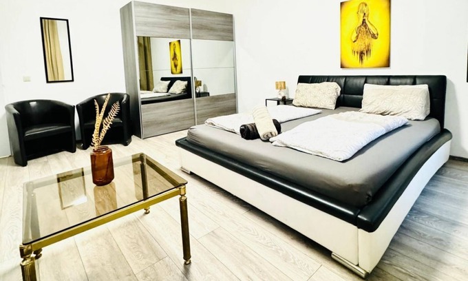 Grinzing Apartamento | 3BR Apartment for 9P, 10Min to FAC Platz