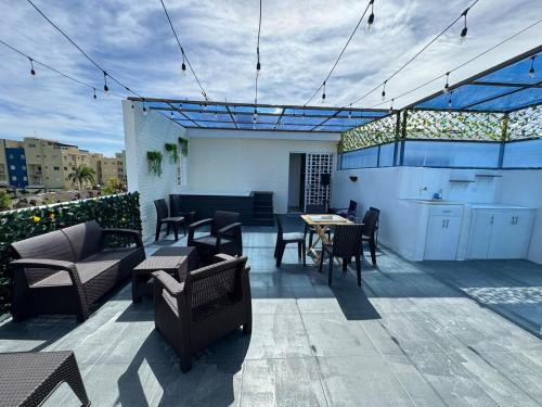 Residencial ROMANA Apartamento | 3BR apartment with Private Terrace and Jacuzzi 3mins from the Beach