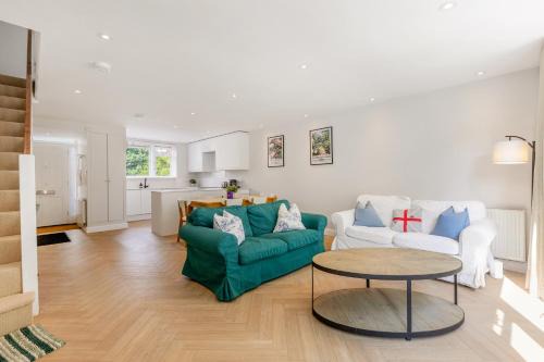 St. Mary's Park Apartamento | 3BR Battersea Maisonette with Garden by the Park