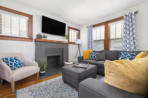 Bristol Casa | 3BR Bristol Retreat - 2 Blocks from State Street
