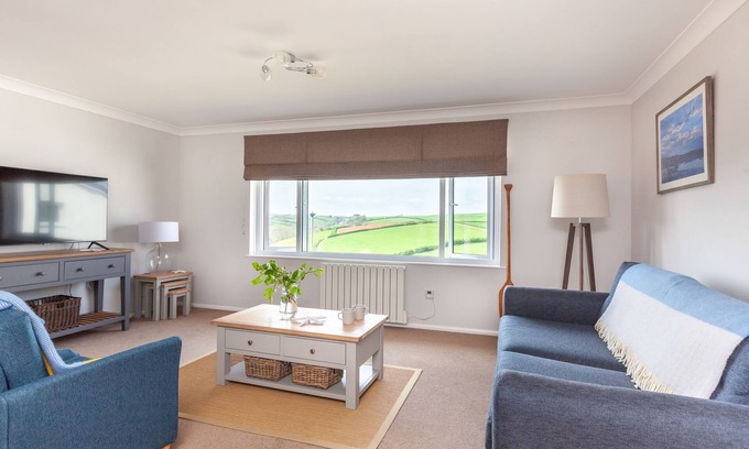 Salcombe Casa | 3BR Coastal escape in Salcombe Sleeps 6 nr Beaches