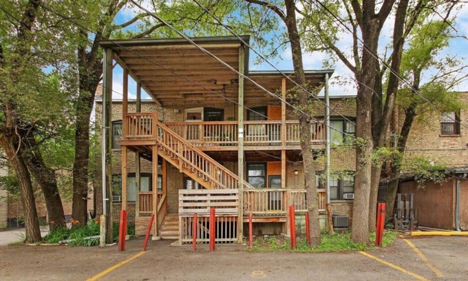 Avondale Apartamento | 3BR Comfy Apartment in Logan Square