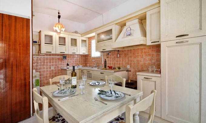 Corfu Apartamento | 3BR Corfu town suburbs apartment