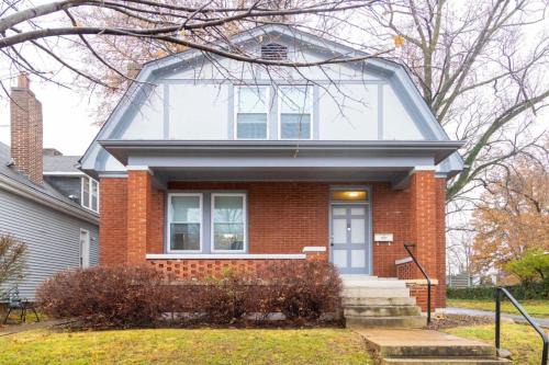 Clayton-Tamm Casa | 3BR Dogtown Bungalow Office and Bar