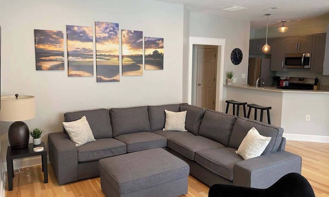 Old Northside Casa | 3BR Downtown | Private Garage | Walk to Mass Ave