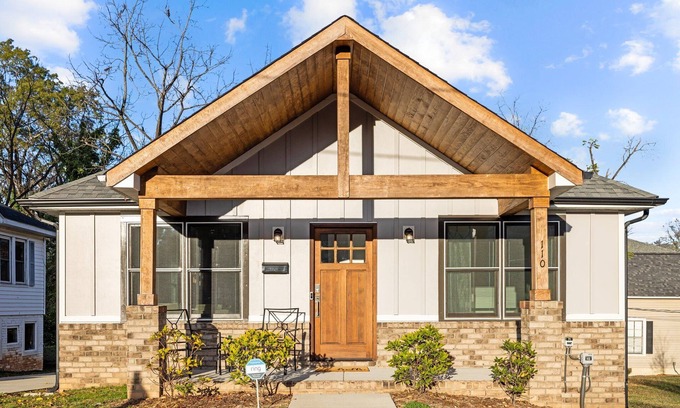 Salisbury Casa | 3BR Downtown Retreat King Bed Cozy & Fast WiFi