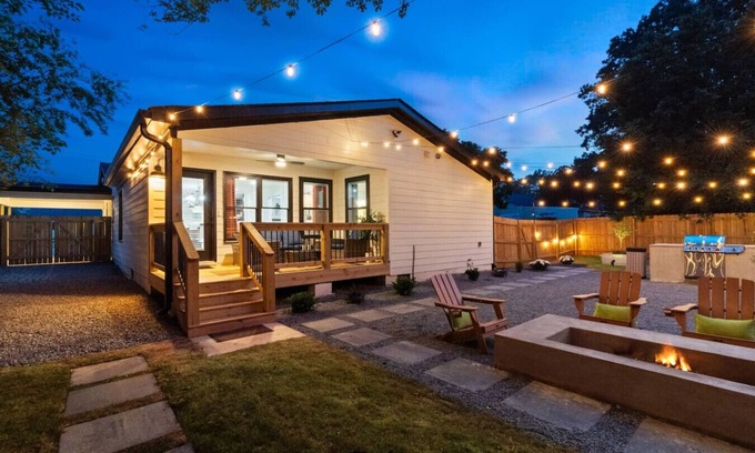 Smyrna Casa | An Entertainment Oasis Near The Battery, Sleeps 10