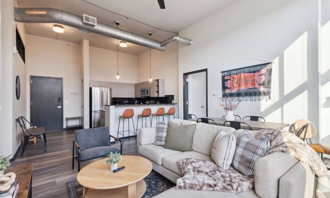 Fairmount Apartamento | 3BR, Gym, Game Room, Rooftop | Urban Haven