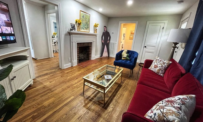 Gallatin Casa | 3BR House with yard & Parking walking distance to Gallatin Square near Nashville