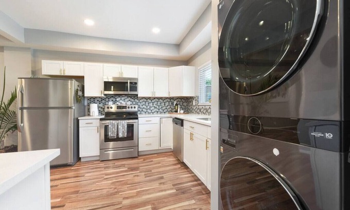 East Liberty Casa | 3BR Luxury Home with Fireplace