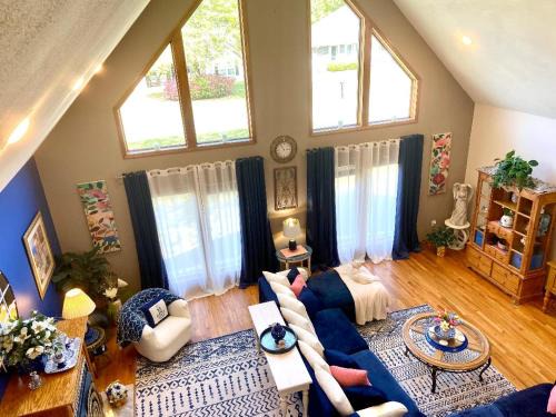 Socastee Casa | 3BR Master Loft Master Suite 3 bath hot tub pets enclosed yard
