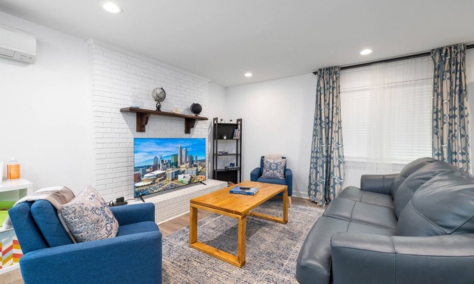 Matthews Casa | 3BR Matthews Home*EV Charger*Dog Friendly