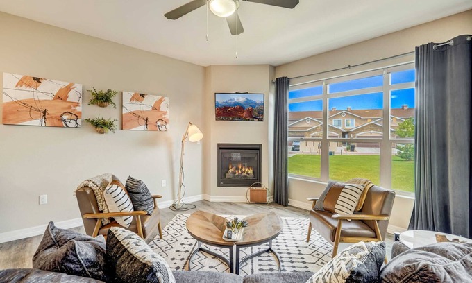 Northgate Casa | 3BR Modern Haven, Work, Play & Relax