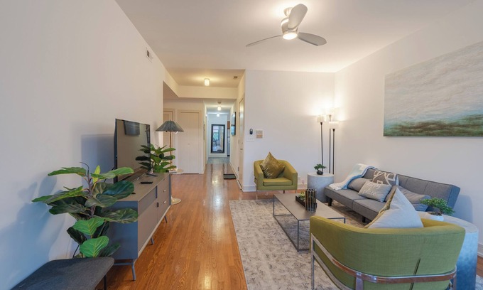 Hyde Park Apartamento | 3BR Prime Hyde Park Location Near University of Chicago and Dining