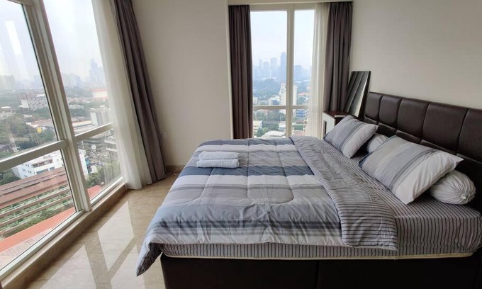 Cikini Apartamento | 3BR, PRIVATE LIFT, Central Jakarta, BIG POOL.
