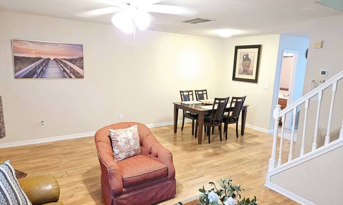 Southeast Raleigh Casa | Casa 3 Hab Ideal para Grupos Céntrica