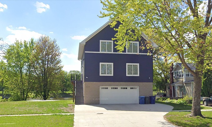 Waterloo Casa | 3BR River Front with inviting views