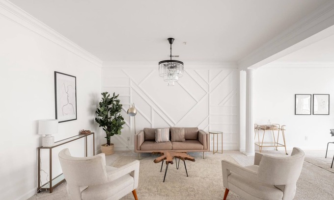 Alexandria Casa | 3BR Townhouse in Alexandria w/Parking
