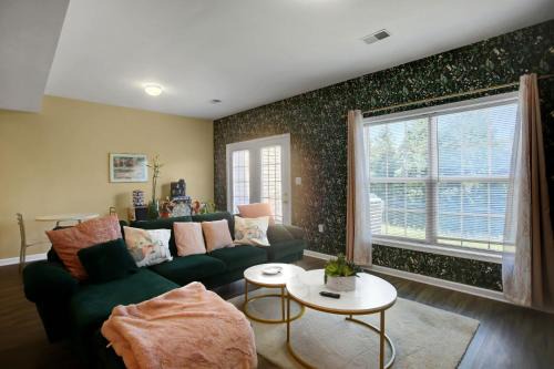 Chambersburg Casa | 3BR Townhouse with Netflix & Grill Near Trails