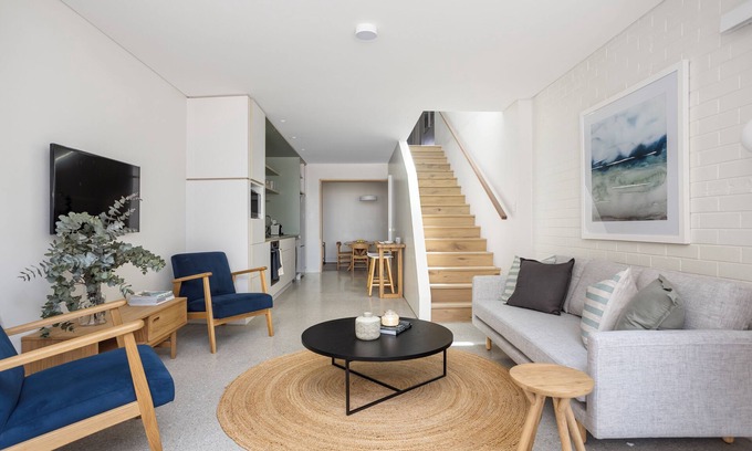Glebe Casa | 3BR 'Urban Serenity' in Glebe: Modern Comfort & Ideal Location