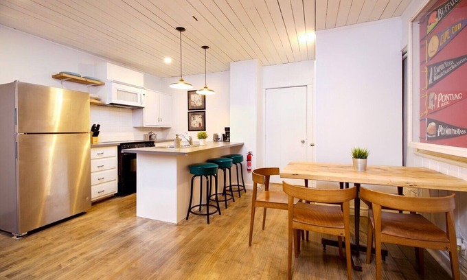Upper Beaches Casa | 3BR con estacionamiento ideal para familias lejos de casa en las playas
