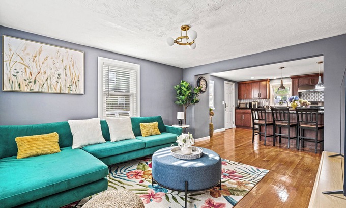Revere Casa | 3BR1.5BA Retreat - Near Airport