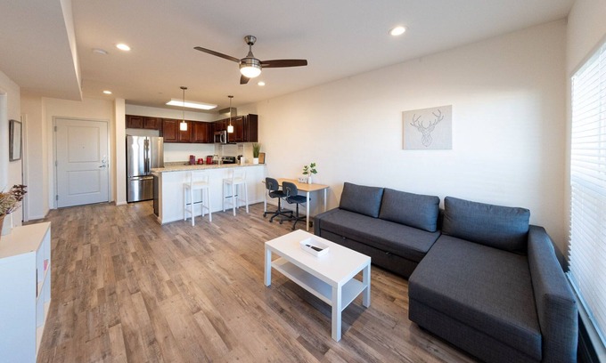 Katy Condominio | 3E| Cozy One Bedroom in Gated Condo by a Lifestyle Center in Katy, TX