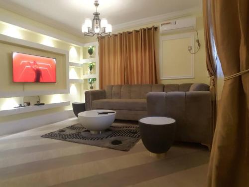 Oshodi-Isolo Apartamento | 3JD Lavishly Furnished 3-Bed Genius