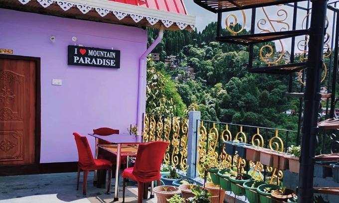Darjeeling Casa | 3min walk from batasia ecopark were you can adopt the pace of nature betten cit