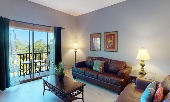 Bahama Bay Condominio | 3rd floor condo w/ restaurant, pools, basketball court, near theme parks, gym