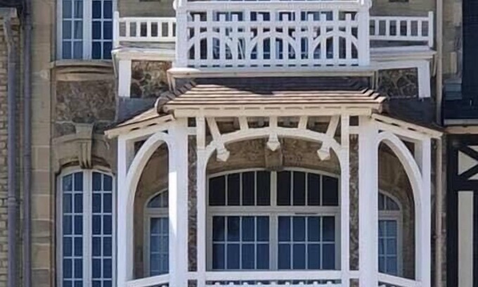 Saint-Regnobert-de-la-Cote-de-Nacre Apartamento | 3 ª planta Frente al mar Villa La Loggia 1901